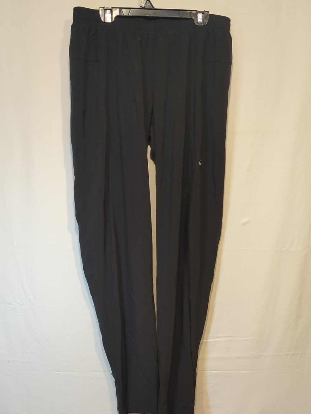 Nike Women’s Black Straight-Leg Active Pants
